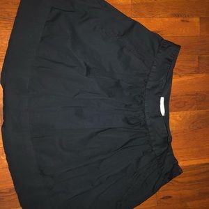 Swing skirt with side zip and pockets